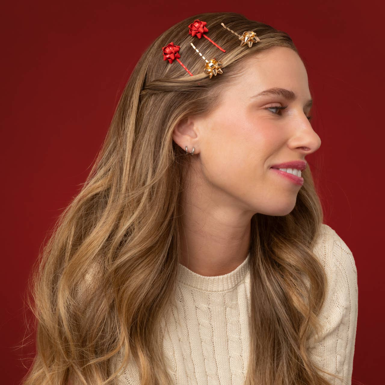 KITSCH - Metal Gift Bow Bobby Pins 4pc Set - Red & Gold